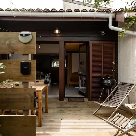 * Jolie Patio Pres De La Des Bourdaines * Appartamento